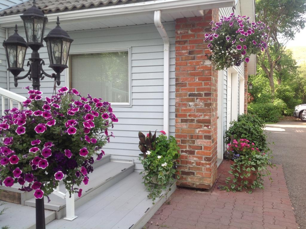 Mcdougall Lane Bed & Breakfast Drumheller Buitenkant foto