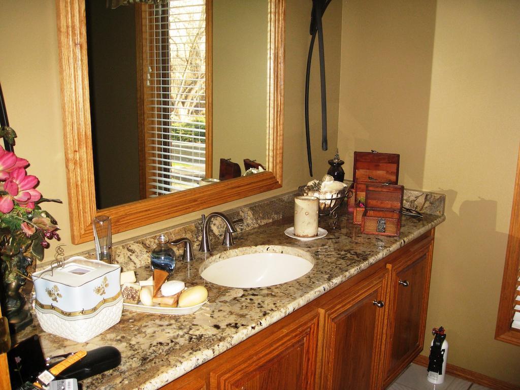 Mcdougall Lane Bed & Breakfast Drumheller Kamer foto