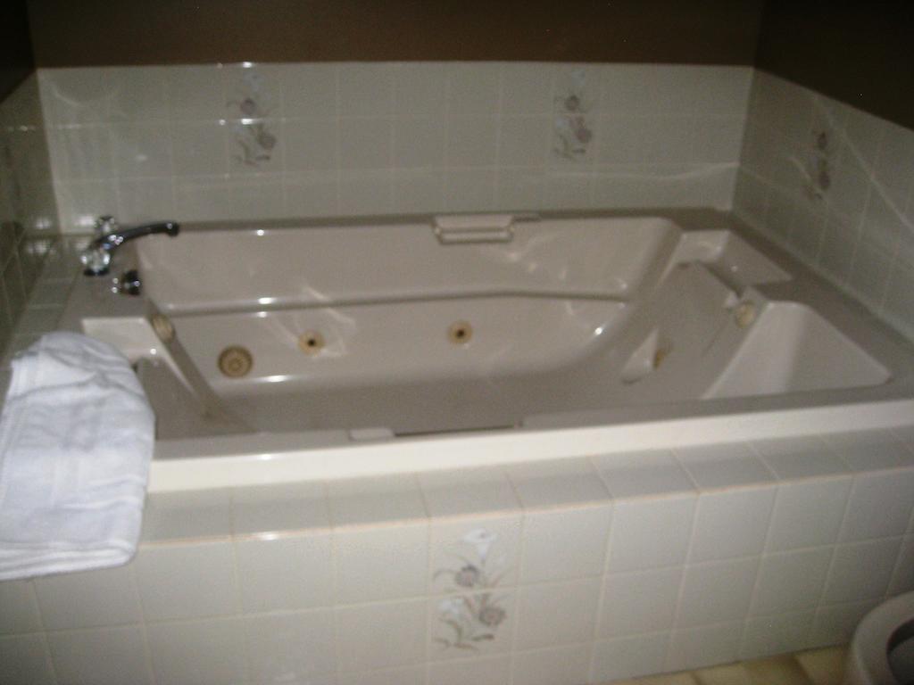 Mcdougall Lane Bed & Breakfast Drumheller Kamer foto
