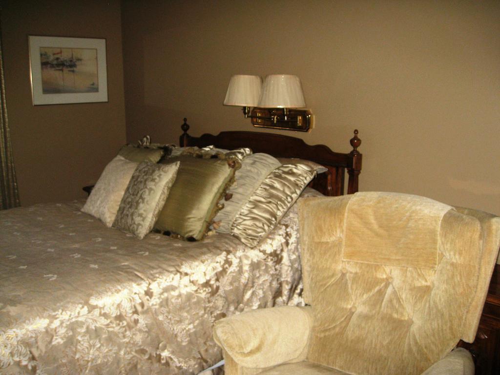 Mcdougall Lane Bed & Breakfast Drumheller Kamer foto